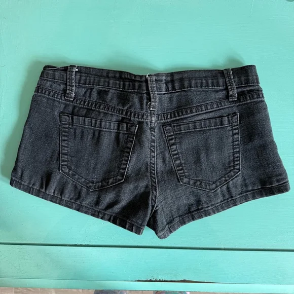 Forever 21 Black Jean Shorts Classic Style 26 - Picture 6 of 6